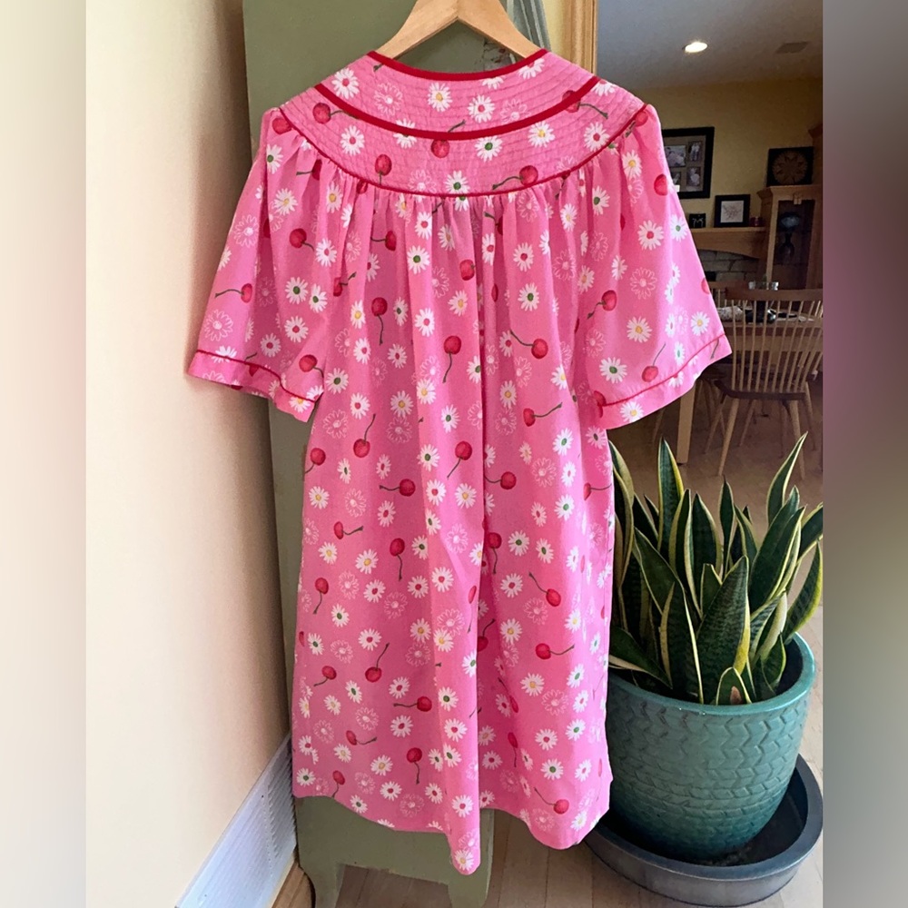 Vintage 80s Moondance Housecoat Nightgown Pink Cherry Print L/XL (labeled 3X) - Picture 2 of 15